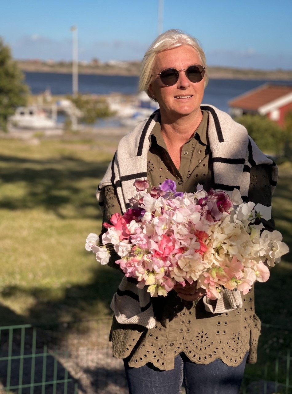 Maria med en famn luktärter